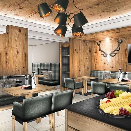 Hotel Garni Persutt Ischgl Exteriör bild