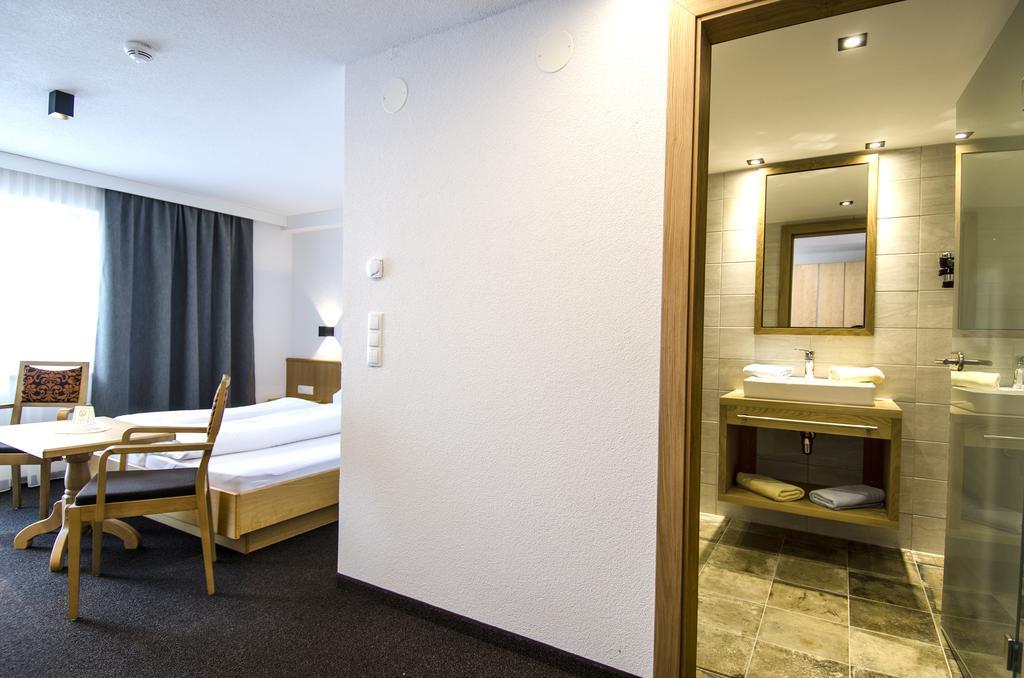 Hotel Garni Persutt Ischgl Exteriör bild