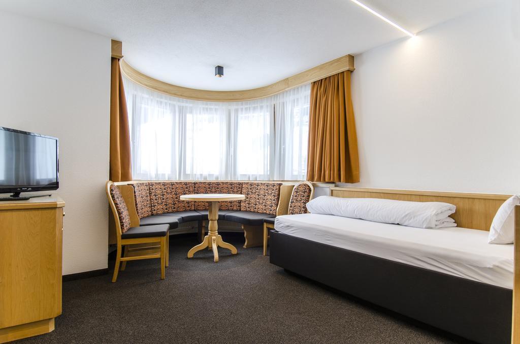 Hotel Garni Persutt Ischgl Exteriör bild