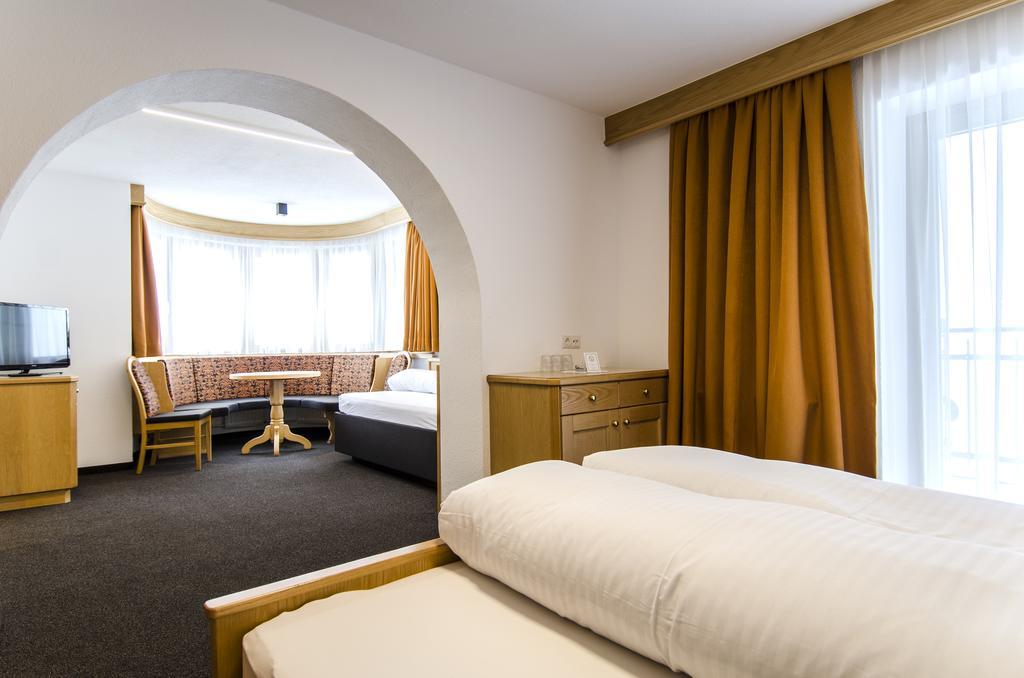Hotel Garni Persutt Ischgl Exteriör bild