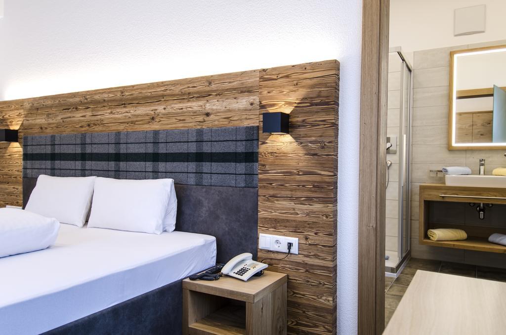 Hotel Garni Persutt Ischgl Exteriör bild