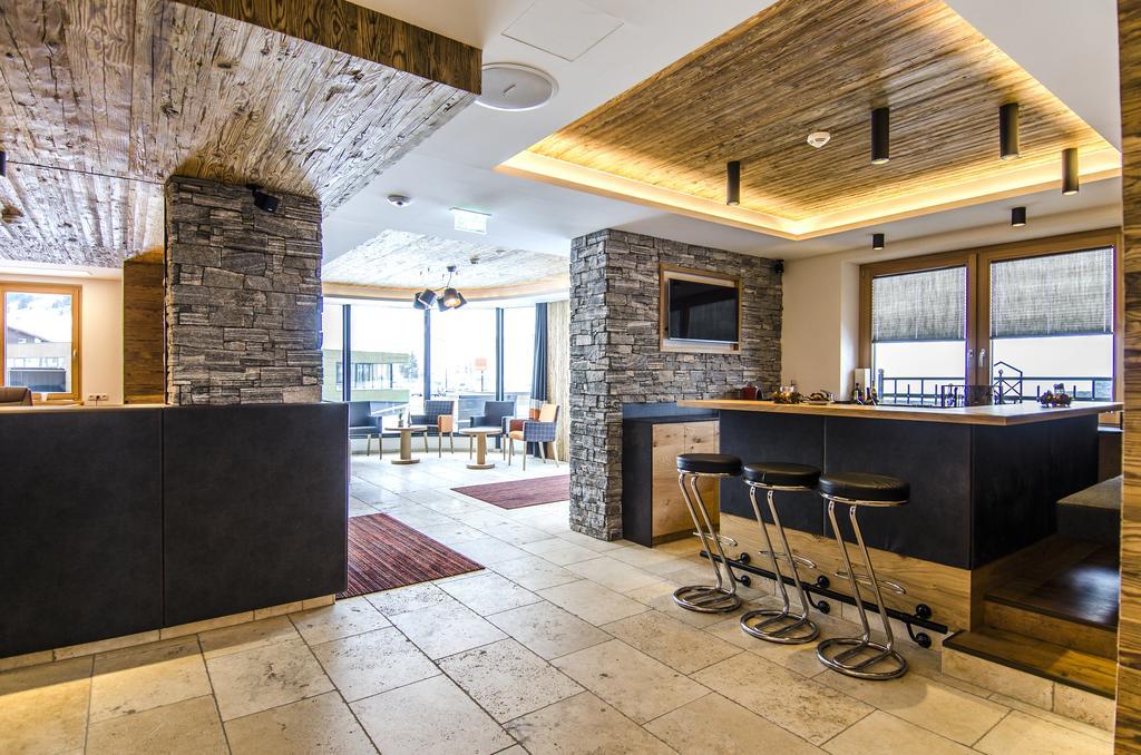 Hotel Garni Persutt Ischgl Exteriör bild