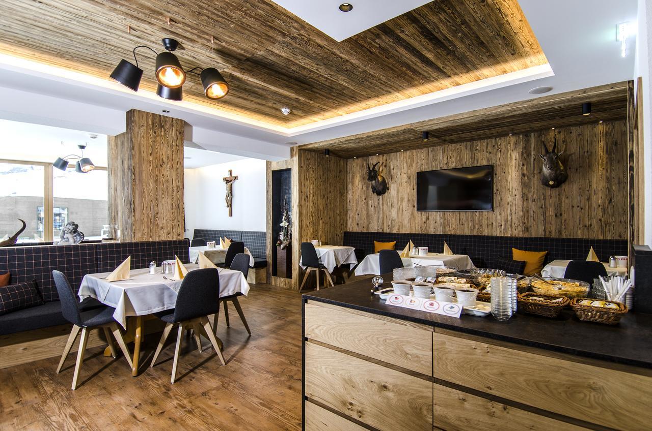Hotel Garni Persutt Ischgl Exteriör bild