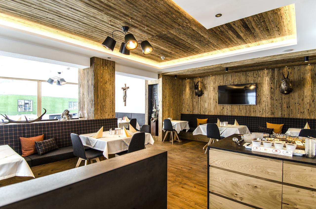 Hotel Garni Persutt Ischgl Exteriör bild
